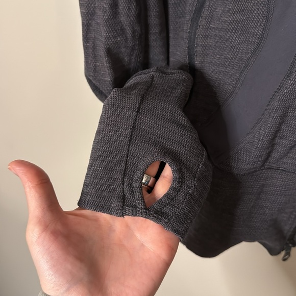 Lululemon In Stride Jacket in Coal - Picture 6 of 10